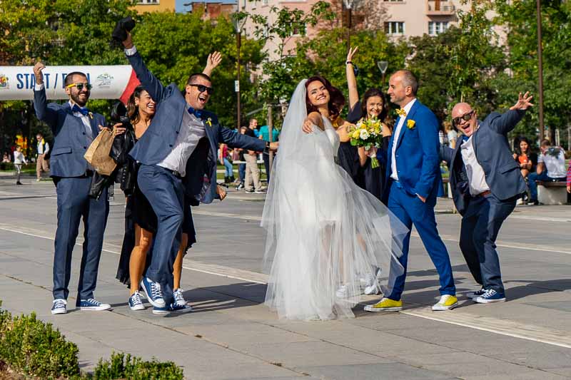 Wedding photography in the Bulgaria Square Park